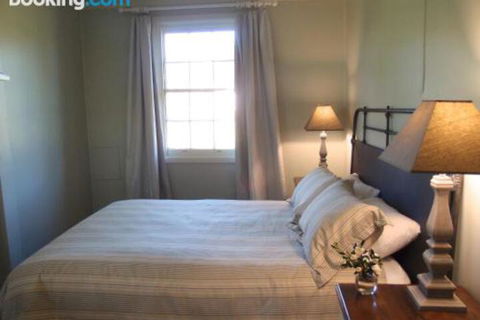 Old Schoolmasters Cottage On The Barrington River - Accommodation Nelson Bay 3