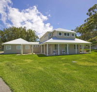 Echo Beach House 16 Reflections Dr Luxurious House with Magnificent Pool  Ducted Air - Accommodation Nelson Bay