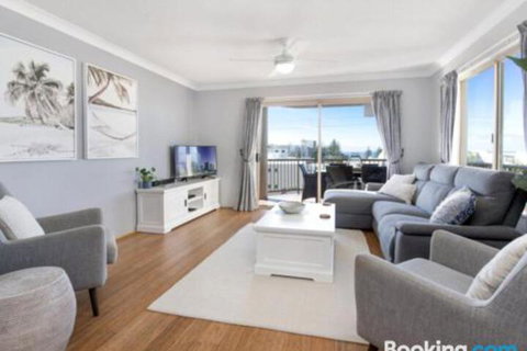 Unit 3 Emerald Shores Shipping Lane Views! - Accommodation Nelson Bay 3
