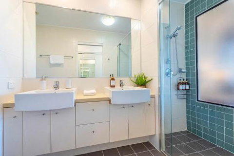 Maroochy River Inlet Views At Sebel Twin Waters Free Wifi & Parking 2 Cars - Accommodation Nelson Bay 2