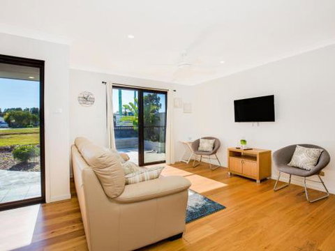 VIlla Zelma Culburra Beach - Accommodation Nelson Bay 6