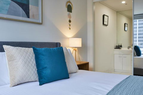 2 Bdrm 2 Bthrm Apt With Parking In Central CBD - Accommodation Nelson Bay 3