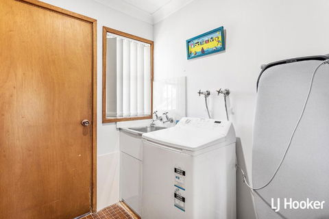Cromarty Cottage 900m From Birubi Beach - Accommodation Nelson Bay 5