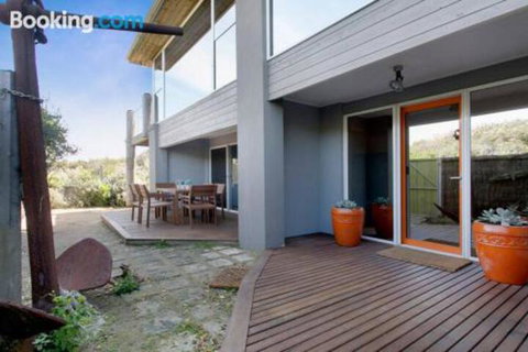 Anchor Beachfront Retreat - Accommodation Nelson Bay 5