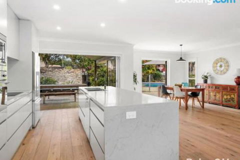 Modern Family Retreat 12 Minell Close - Accommodation Nelson Bay 4
