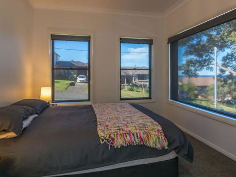 COASTLINE Boat Harbour Gerringong 4pm Check Out Sundays - Accommodation Nelson Bay 1