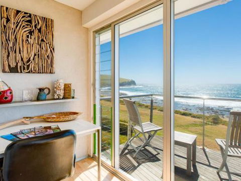 PENZANCE Gerroa Beachfront To Shelley Beach & 4pm Check Out Sundays - Accommodation Nelson Bay 0