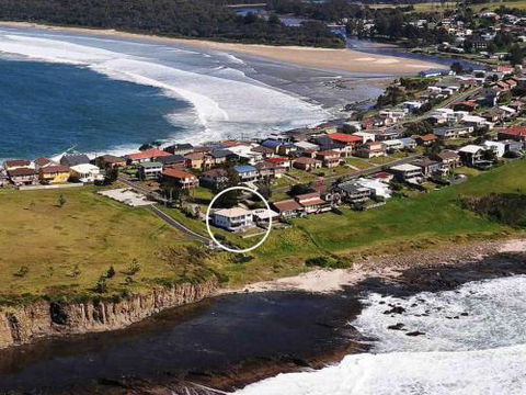 PENZANCE Gerroa Beachfront To Shelley Beach & 4pm Check Out Sundays - Accommodation Nelson Bay 6