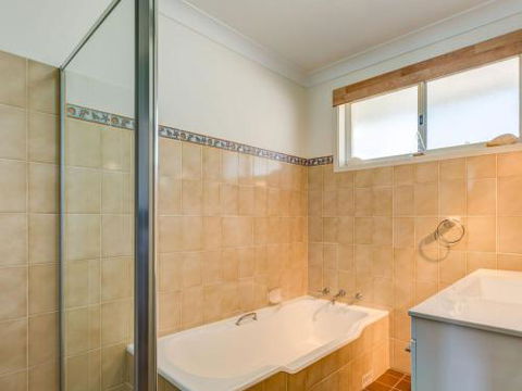 PENZANCE Gerroa Beachfront To Shelley Beach & 4pm Check Out Sundays - Accommodation Nelson Bay 2
