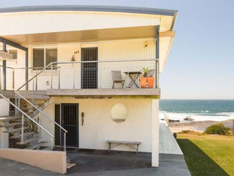 PENZANCE Gerroa Beachfront To Shelley Beach & 4pm Check Out Sundays - Accommodation Nelson Bay 5