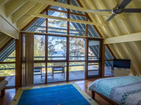 SORRENTO LAKESIDE Sanctuary Point 4pm Check Out Sundays - Accommodation Nelson Bay 1