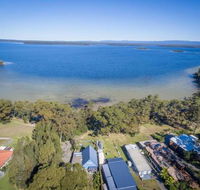 SORRENTO LAKESIDE Sanctuary Point 4pm check out Sundays - Nelson Bay Accommodation.com