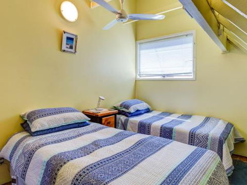 SORRENTO LAKESIDE Sanctuary Point 4pm Check Out Sundays - Accommodation Nelson Bay 5