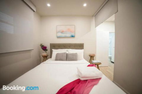Flinders Lane Melbourne Apartment By Ready Set Host - Accommodation Nelson Bay 6