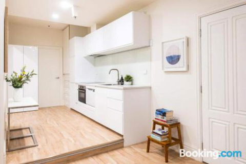 Flinders Lane Melbourne Apartment By Ready Set Host - Accommodation Nelson Bay 2