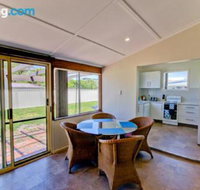 Cottage on River - Accommodation Nelson Bay
