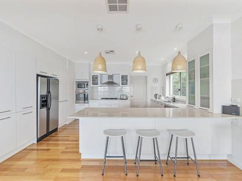 VIEWTOPIA Gerroa 4pm Check Out Sundays - Accommodation Nelson Bay 4