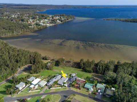 VINCES LANDING OLD EROWAL BAY 4pm Check Out Sundays - Accommodation Nelson Bay 0