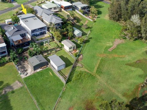 VINCES LANDING OLD EROWAL BAY 4pm Check Out Sundays - Accommodation Nelson Bay 2