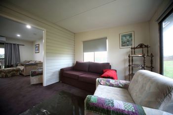 Clunes Cabins Rejuvenate Stays - Accommodation Nelson Bay 5