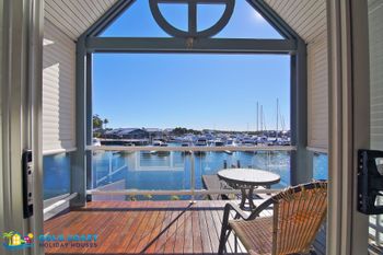 Harbourfront Retreat - Accommodation Nelson Bay 1