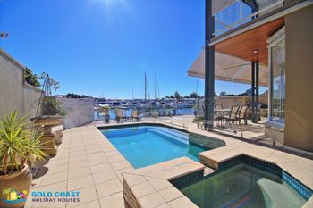 Harbourfront Retreat - Accommodation Nelson Bay 2