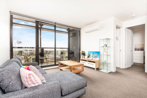 Holistay At Level 26 Franklin Street - Accommodation Nelson Bay 2