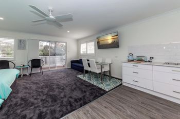 Catalina Close 1a - Nelson Bay Accommodation.com 0