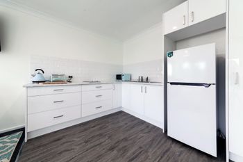 Catalina Close 1a - Nelson Bay Accommodation.com 4