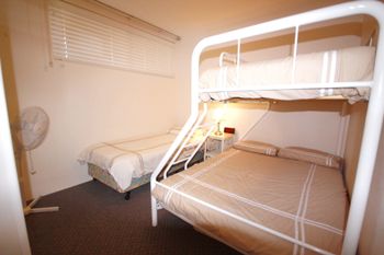 Radburn Unit 2 17 Ondine Close - Accommodation Nelson Bay 3