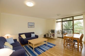 St George Unit 4 Nelson Bay - Nelson Bay Accommodation.com 0