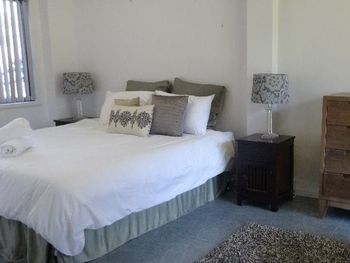 Lakeside Getaway - Accommodation Nelson Bay 6