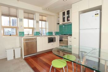 2 Beds 2 Baths FREE Car Park. Behind State Library - Accommodation Nelson Bay 4