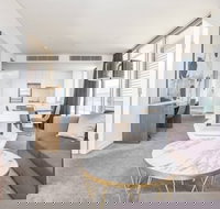 2bed Apartment Modern Home for 4 at Chatswood - Nelson Bay Accommodation.com