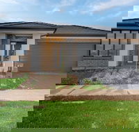 Resortstyle 4BR House With Parkingwerribee - Accommodation Nelson Bay