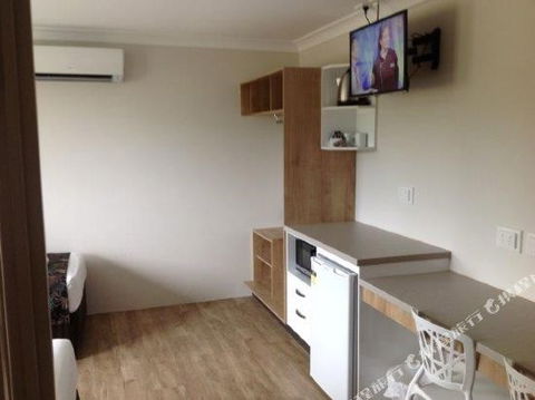 BEST WESTERN CASTLE LODGE MOTEL - Accommodation Nelson Bay 0