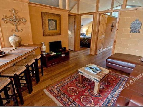 Bruny Island Accommodation 43 Degrees Beachside Studio Spa Apartments (1) - Accommodation Nelson Bay 2