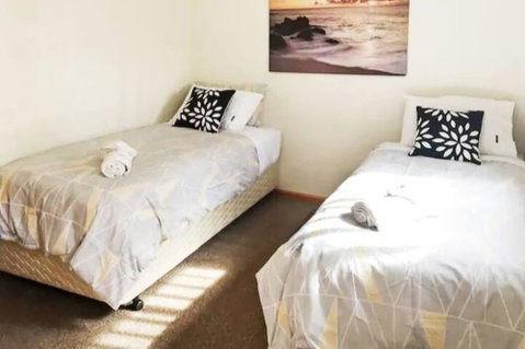 Rye Sleeps 10, Great Weekender - Accommodation Nelson Bay 1