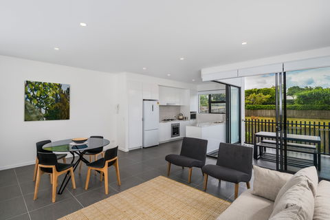 Oxford Steps - Accommodation Nelson Bay 3
