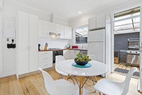 AMORE - Accommodation Nelson Bay 4