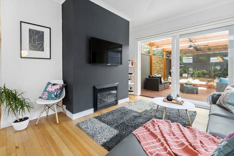 AMORE - Accommodation Nelson Bay 0