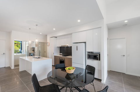 Round About Bulimba - Accommodation Nelson Bay 2