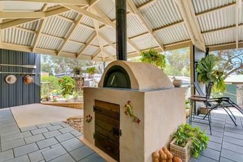 Juggle House - Accommodation Nelson Bay 6