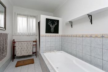 Juggle House - Accommodation Nelson Bay 3