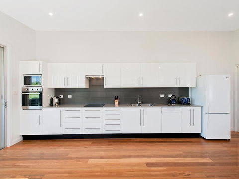Ocean Views 41A Ocean Avenue - Accommodation Nelson Bay 5