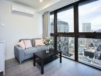 Elegant High Rise Apartment With An Unforgettable View - Accommodation Nelson Bay 0