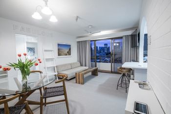 1 BR Park Breathtaking Sydney Skyline - Accommodation Nelson Bay 0