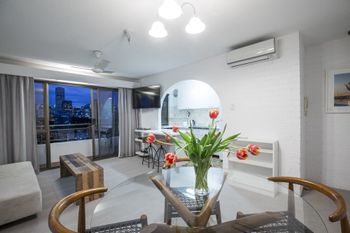 1 BR Park Breathtaking Sydney Skyline - Accommodation Nelson Bay 4