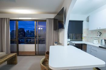 1 BR Park Breathtaking Sydney Skyline - Accommodation Nelson Bay 6