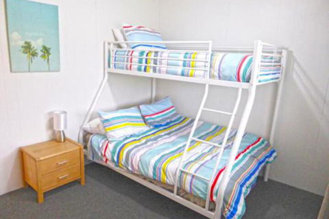 The Relax Shack At Culburra Beach Sleeps 7 - Nelson Bay Accommodation.com 4